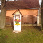 Kapliczka na osiedlu Adamy