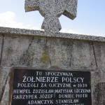 Pomnik żołnierzy  na cmentarzu parafialnym poległych w 1939 roku