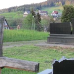 Widok na Kaplicę Na Brzegu z Cmentarza Parafialnego na "Pańskim"
